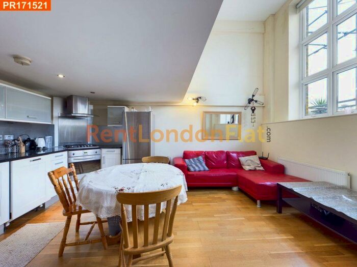 3 Bedroom Flat To Rent In Amazing Bed Flat In Maryland, E15