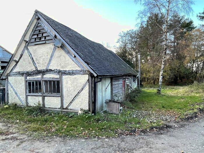 2 Bedroom Property For Sale In Llidiartywaun, Llanidloes, Powys, SY18