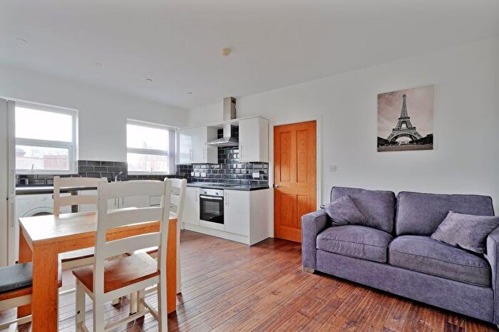 2 Bedroom Apartment To Rent In Flat A, Furnace Hill, Sheffield, S3
