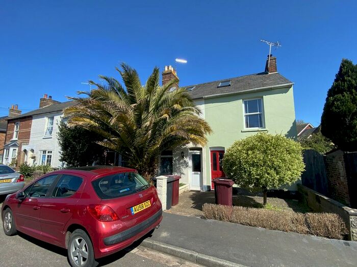 3 Bedroom Terraced House To Rent In Grove Road, Chichester, PO19