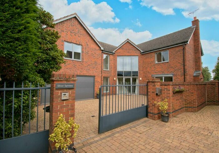 5 Bedroom Detached House For Sale In Walnut Close, Burnaston, DE65