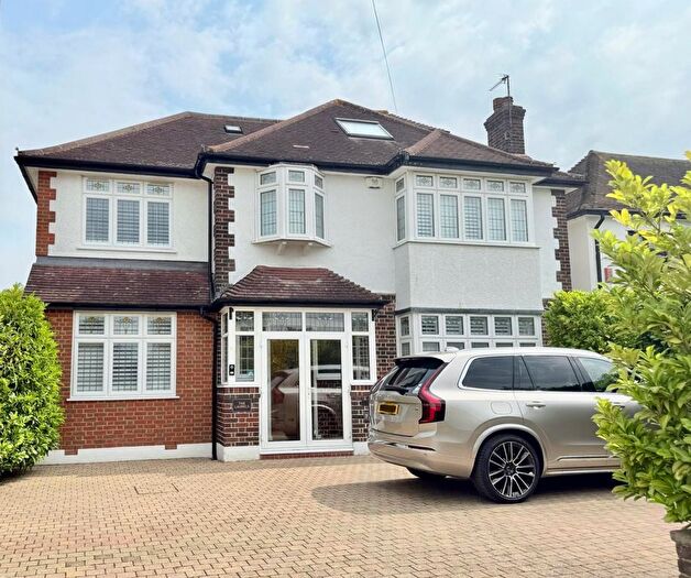 5 Bedroom Detached House To Rent In Stoneleigh, Epsom, KT17