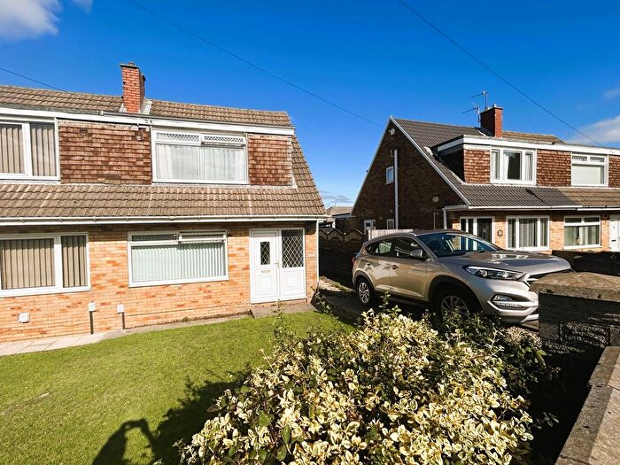 3 Bedroom Semi-detached House For Sale In West Winds Close, Waunarlwydd, SA5