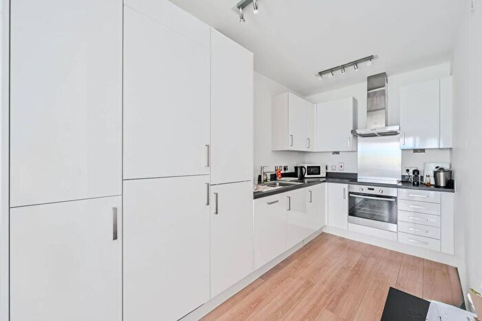 1 Bedroom Flat To Rent In Canning Town, , Canning Town, London, E16