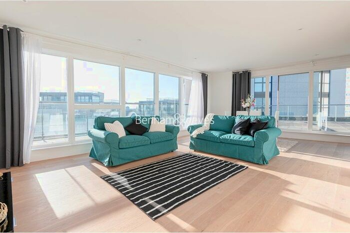 2 Bedroom Flat To Rent In Pump House Crescent, Brentford TW8