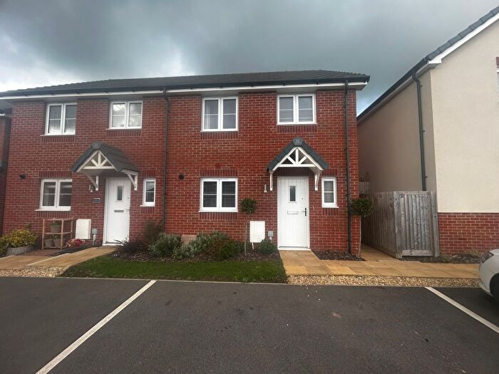3 Bedroom Property To Rent In Chapel Way, Axminster, EX13