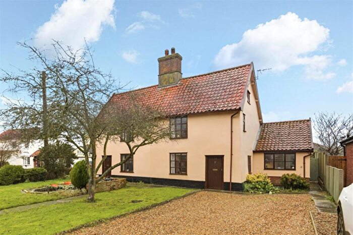 3 Bedroom House For Sale In Shelfanger Road, Roydon, Diss, IP22