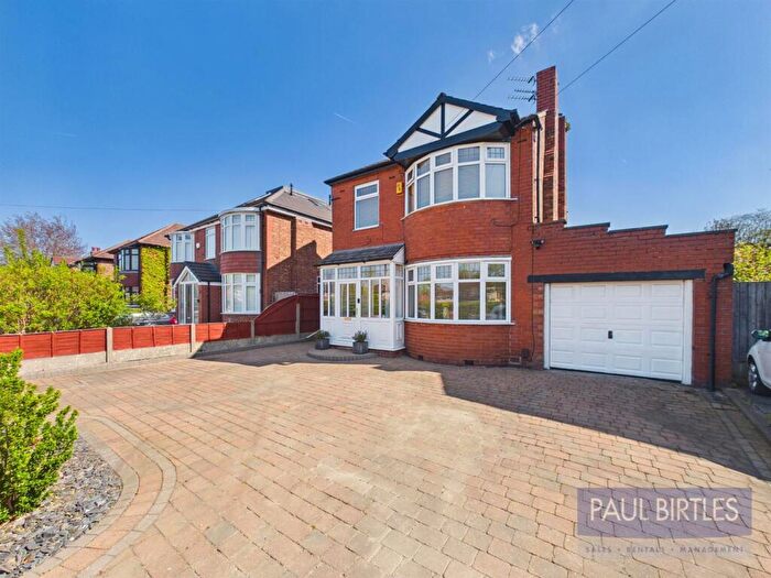 3 Bedroom Detached House For Sale In Woodsend Road, Flixton, Trafford, M41