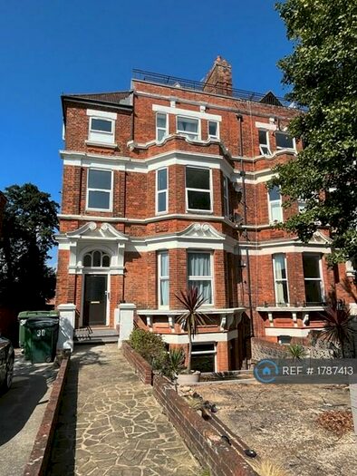 2 Bedroom Flat To Rent In Shorncliffe Road, Folkestone, CT20