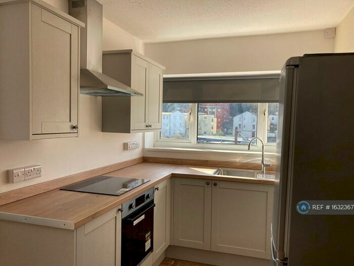 3 Bedroom Flat To Rent In Top Floor Deiniol Road, Bangor, LL57