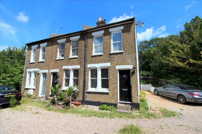 2 Bedroom End Of Terrace House To Rent In Clifton Cottage, Billet Lane, Leigh On Sea, SS9