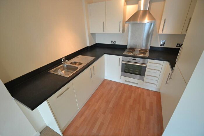 1 Bedroom Flat To Rent In Overstone Court, Grangetown, Cardiff, CF10