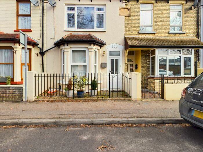 3 Bedroom House To Rent In York Avenue, Gillingham, ME7