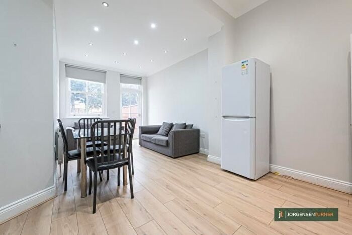 2 Bedroom Flat To Rent In Freeland Road, Ealing Common, W5
