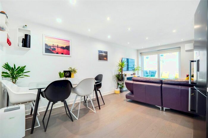 2 Bedroom Flat To Rent In London Road, London, SW17