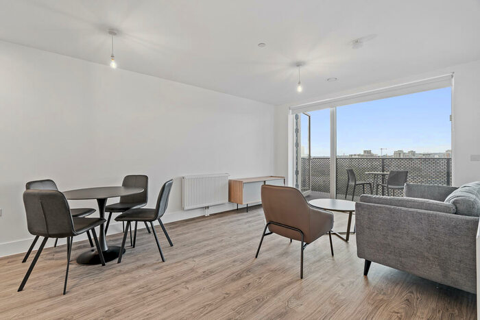 2 Bedroom Apartment To Rent In Fortunes Dock, Canning Town London, E16