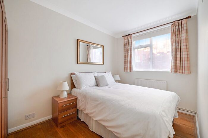 2 Bedroom Flat To Rent In Callow Street, London, SW3