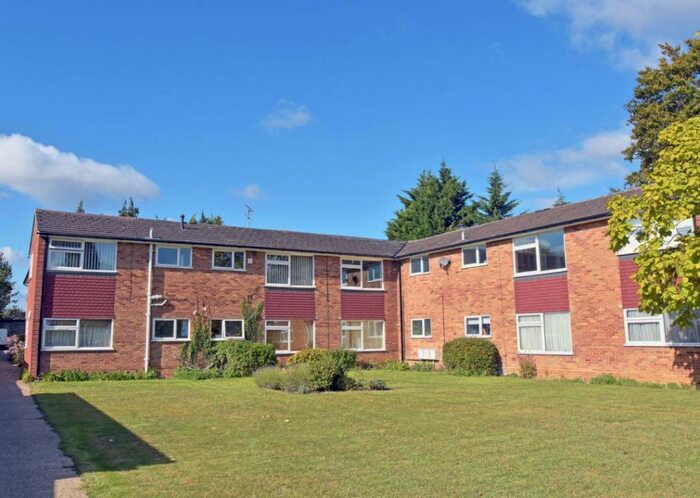 2 Bedroom Apartment To Rent In Danes Court, Maidenhead, Berkshire, SL6