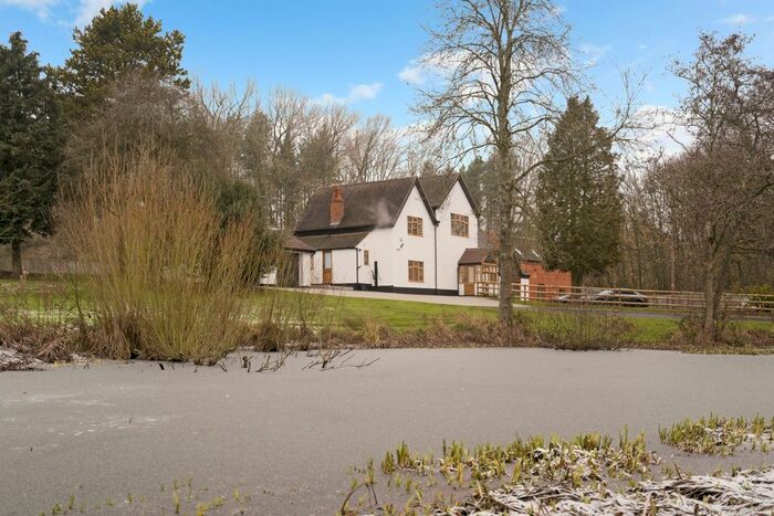 4 Bedroom Semi-Detached House To Rent In Peterbrook Road, Shirley, Solihull, B90