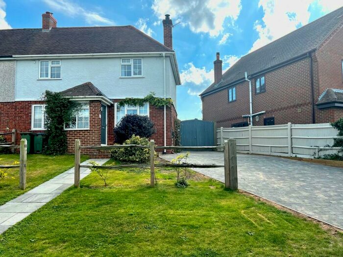 3 Bedroom Semi-Detached House For Sale In Home Close Edge, Shabbington, Aylesbury, HP18