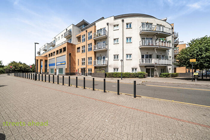 3 Bedroom Apartment For Sale In Whitestone Way, Croydon, CR0