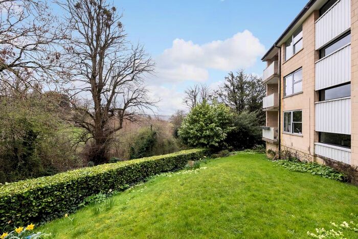 2 Bedroom Flat To Rent In Weston Park West, Bath, BA1