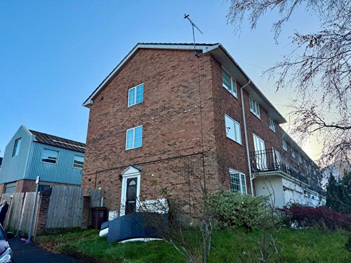 4 Bedroom End Terrace House For Sale In Mill Road, Gillingham, Kent, ME7