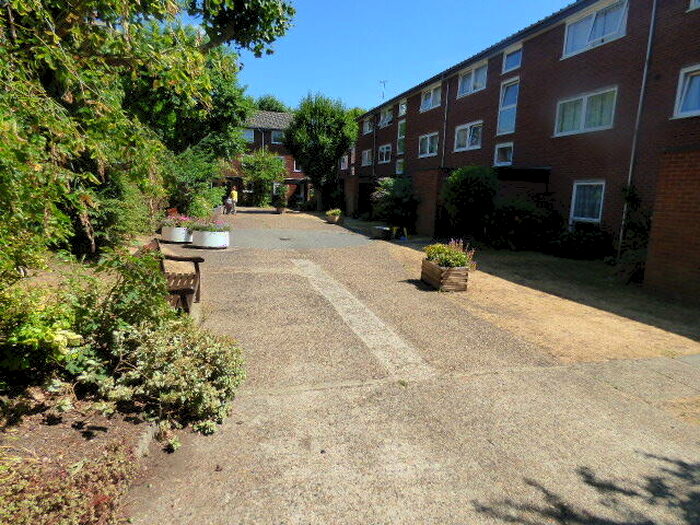 1 Bedroom Flat To Rent In Regent Square, Bow, London, E3