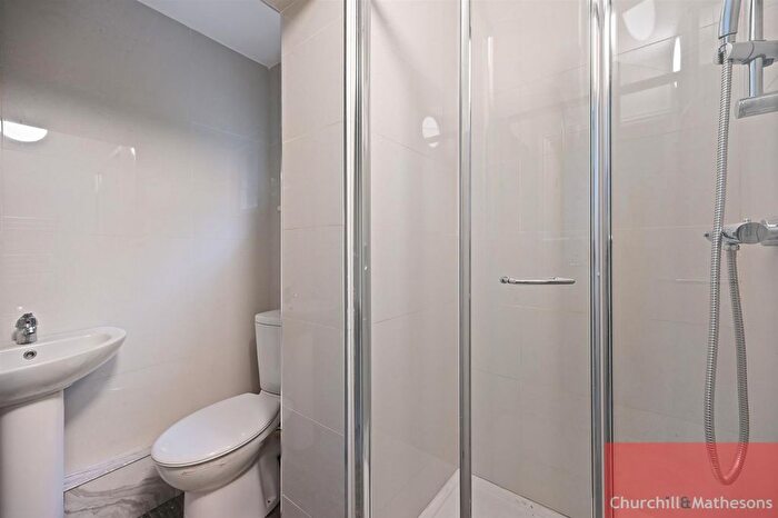 3 Bedroom Flat To Rent In High Street, London, NW10