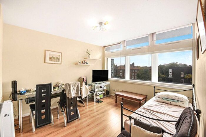 2 Bedroom Flat To Rent In Newington Causeway, Elephant And Castle, London, SE1