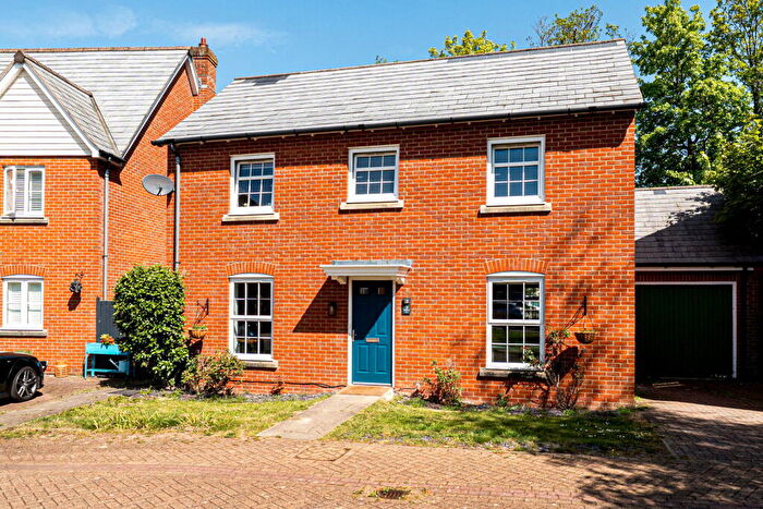 3 Bedroom Detached House For Sale In Wickham Way, Sherfield-on-Loddon, RG27