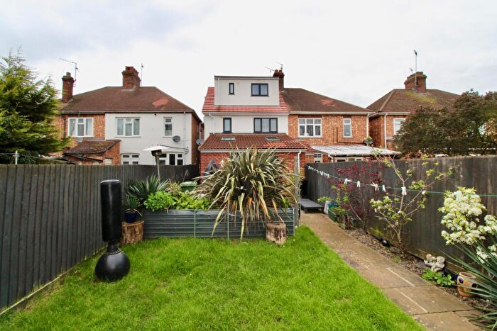 3 Bedroom Semi-Detached House For Sale In Clare Road, Peterborough, PE1