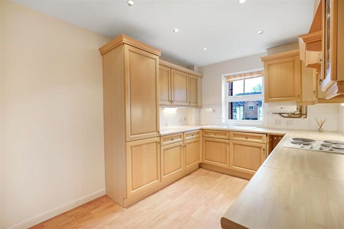 3 Bedroom Apartment For Sale In Trinity Mews, Darlington, DL3