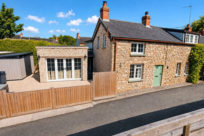 4 Bedroom Semi-Detached House For Sale In St Clears, Carmarthen, SA33