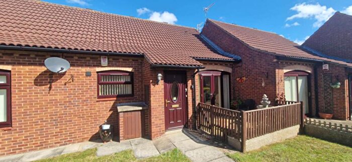 2 Bedroom Bungalow For Sale In Queens Court, Grimsby, DN34