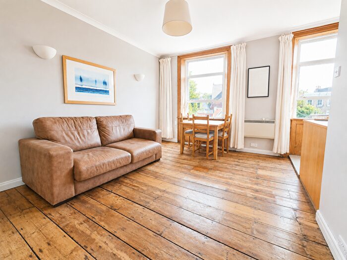 1 Bedroom Flat To Rent In Upper Street, London, N1