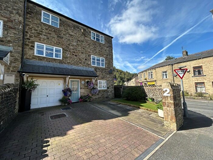 4 Bedroom End Of Terrace House For Sale In Jubilee Way, Portsmouth, Todmorden, OL14