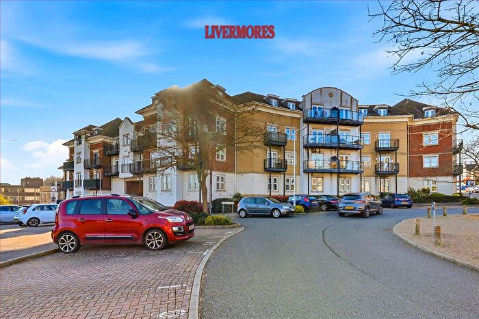 2 Bedroom Flat For Sale In Crawford Avenue, Dartford, DA1