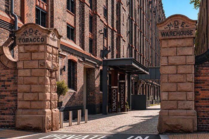 3 Bedroom Apartment For Sale In Regent Road, Liverpool, Merseyside, L3