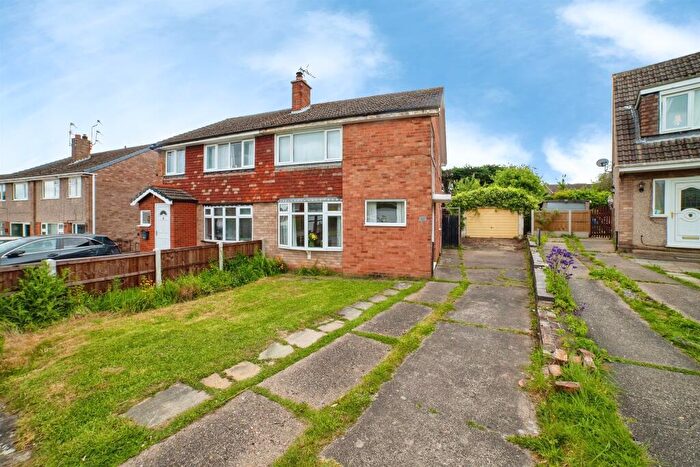3 Bedroom Semi-Detached House For Sale In Sunningdale Drive, Ilkeston, DE7