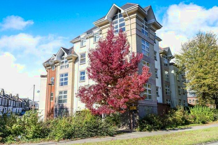 2 Bedroom Flat To Rent In Synor House, Southampton, SO15