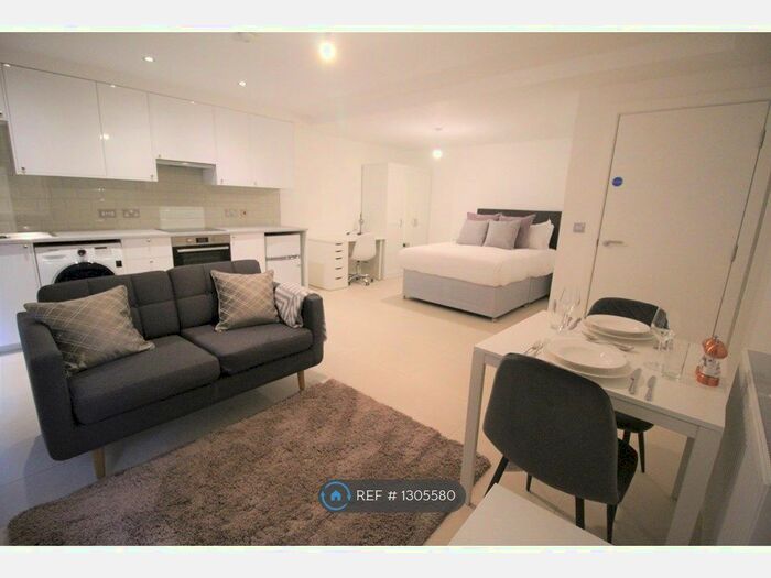 Studio To Rent In Clarendon Road, Leeds LS2