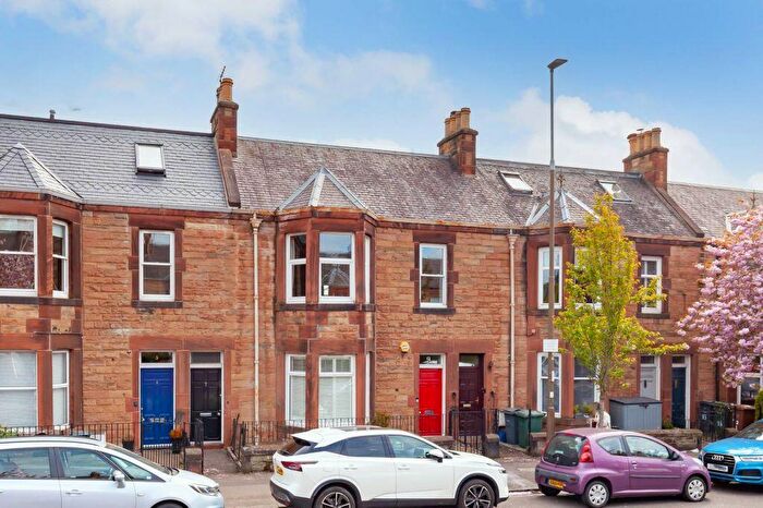 2 Bedroom Flat For Sale In Saughtonhall Drive, Edinburgh, EH12