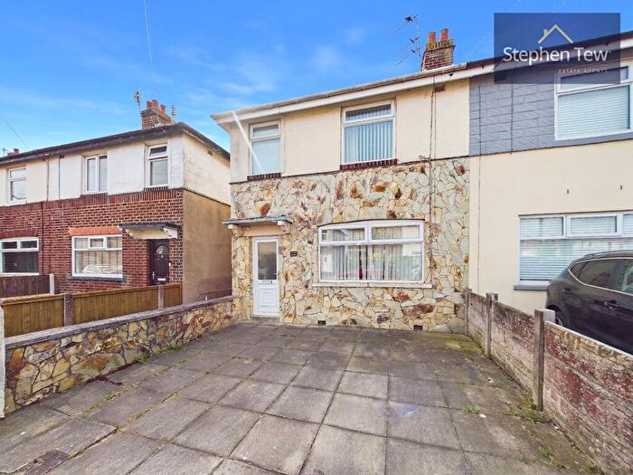 3 Bedroom Semi-Detached House For Sale In Regal Avenue, Blackpool, FY4