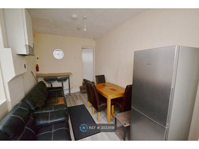 5 Bedroom Terraced House To Rent In Ashfield Road, Manchester, M13