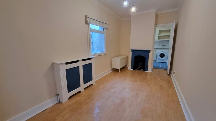 1 Bedroom Flat To Rent In West Green Road, London, N15