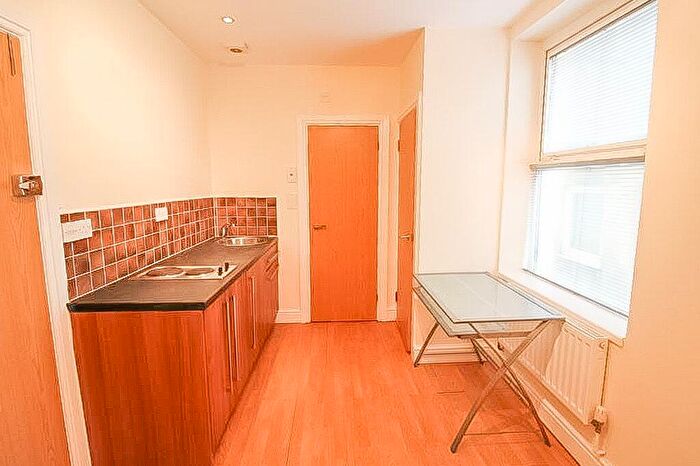 1 Bedroom Flat To Rent In Richmond Road, Cathays, Cardiff, CF24