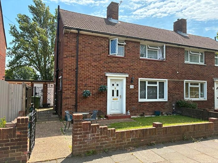 3 Bedroom Semi-Detached House To Rent In Ruggles-Brise Road, Ashford, TW15