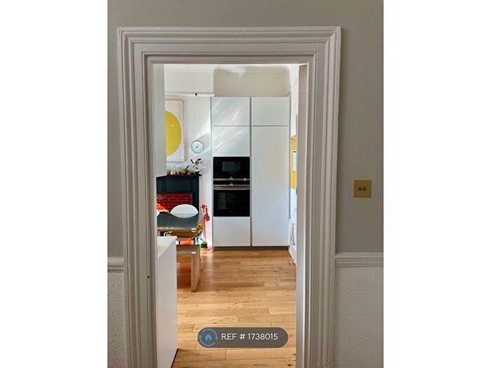 2 Bedroom Maisonette To Rent In Northwood Road, London, N6