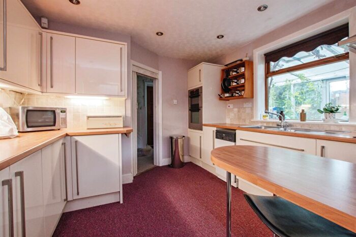 3 Bedroom Detached House For Sale In Wood Lane, Bournemouth, BH11
